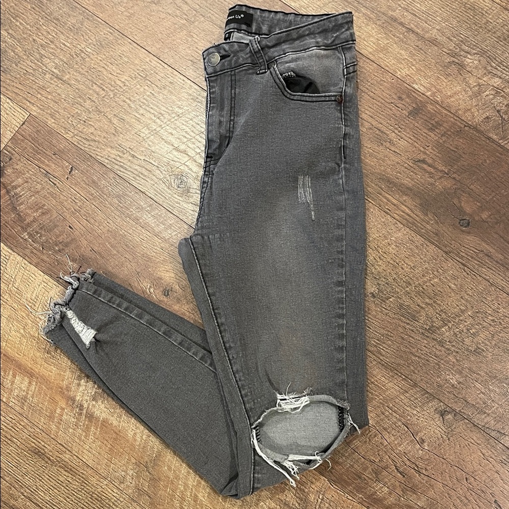 Women's Gray Distressed Skinny Jeans